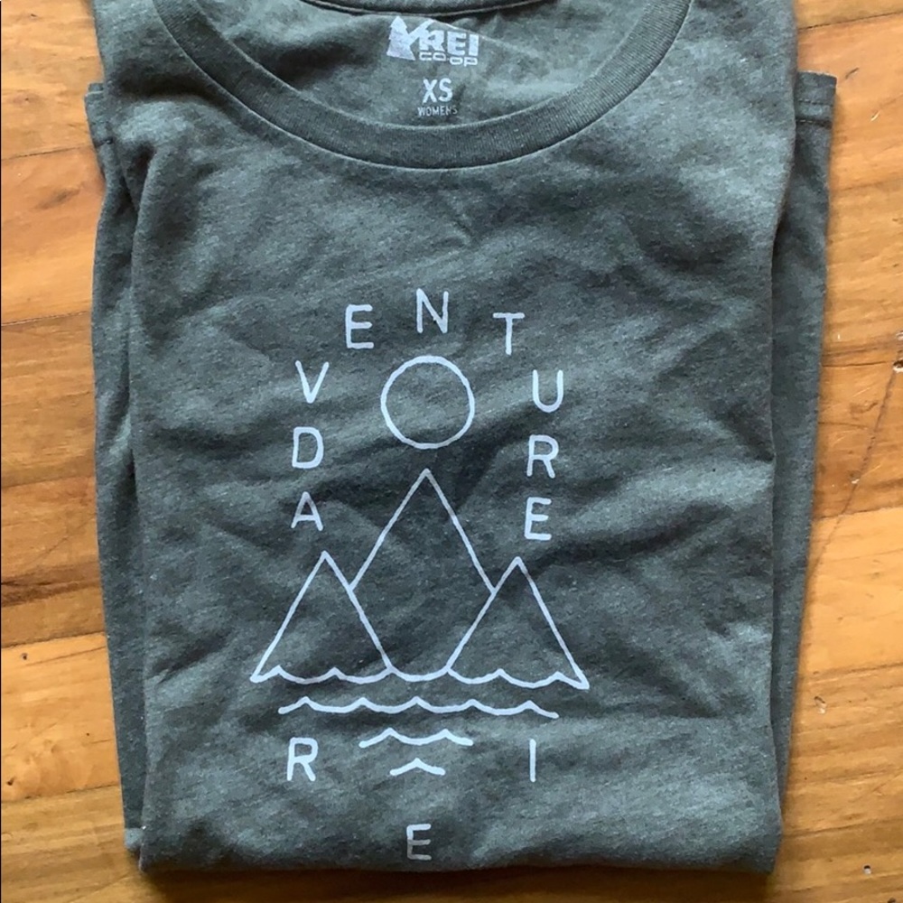 NWOT REI Tee